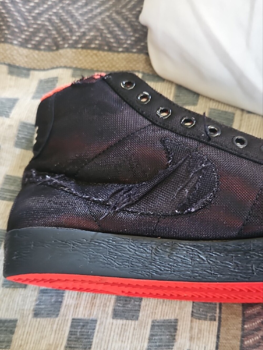 Nike Men’s High-Top Sneakers in Black and Red - Picture 4 of 5